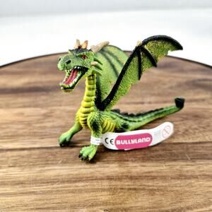Bullyland Dragon Sitting Green Animal Figure 75593 NEW IN STOCK